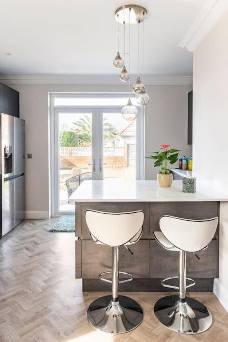 Home By The Sea In Rustington Exteriér fotografie