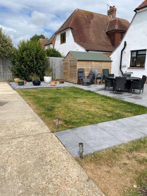 Home By The Sea In Rustington Exteriér fotografie