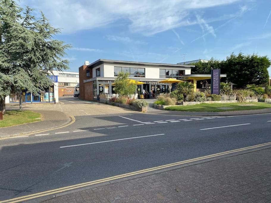 Home By The Sea In Rustington Exteriér fotografie