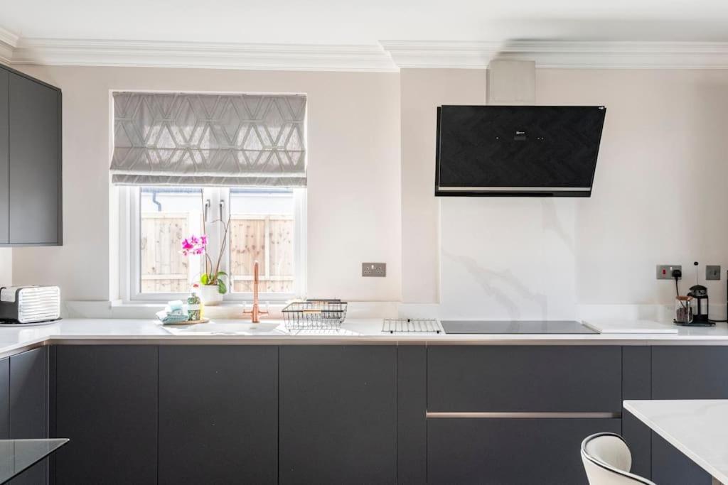 Home By The Sea In Rustington Exteriér fotografie