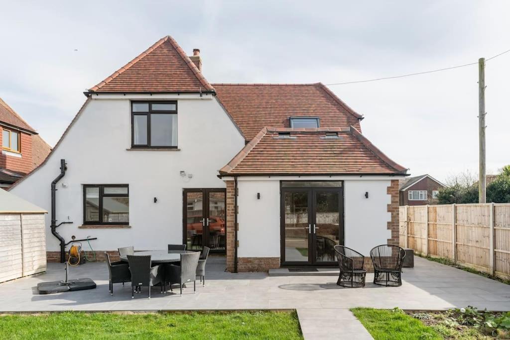 Home By The Sea In Rustington Exteriér fotografie